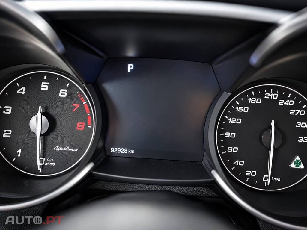 Alfa Romeo Giulia 2.9 Bi-Turbo Quadrifoglio AT8