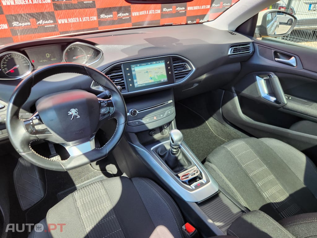 Peugeot 308 1.6 BlueHDi Style J17