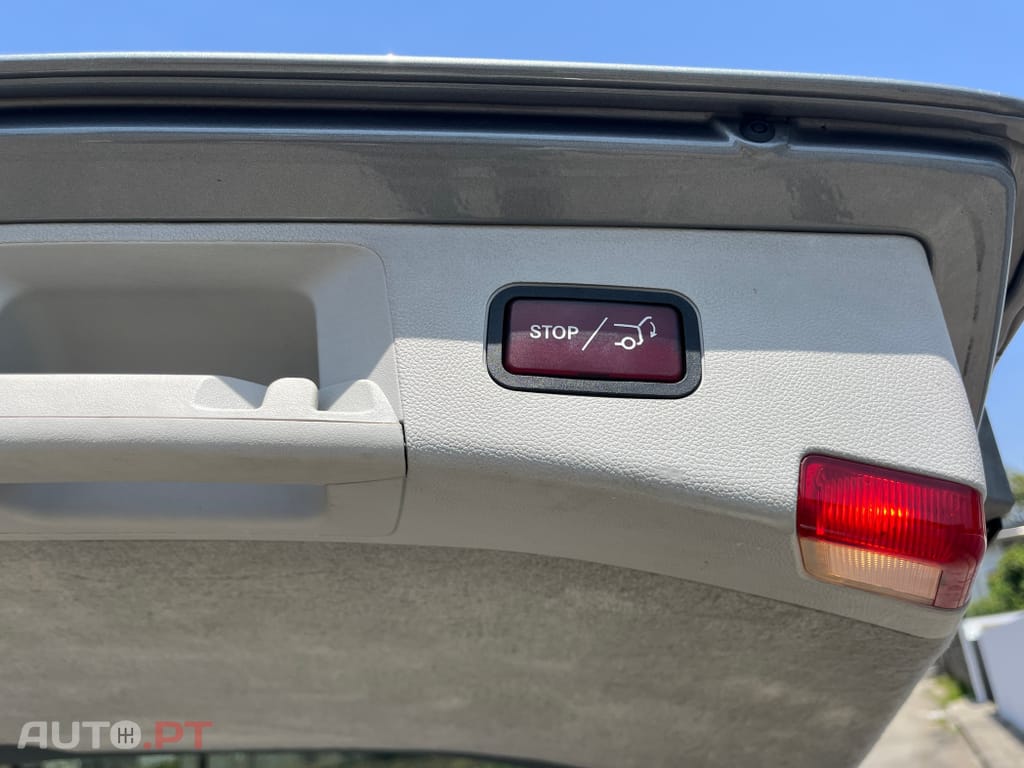 Mercedes-Benz E 300 BlueTEC Hybrid Avantgarde