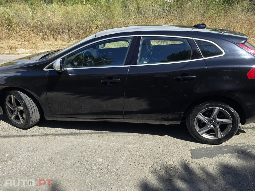 Volvo V40 2.0 D4 R-Design Summum