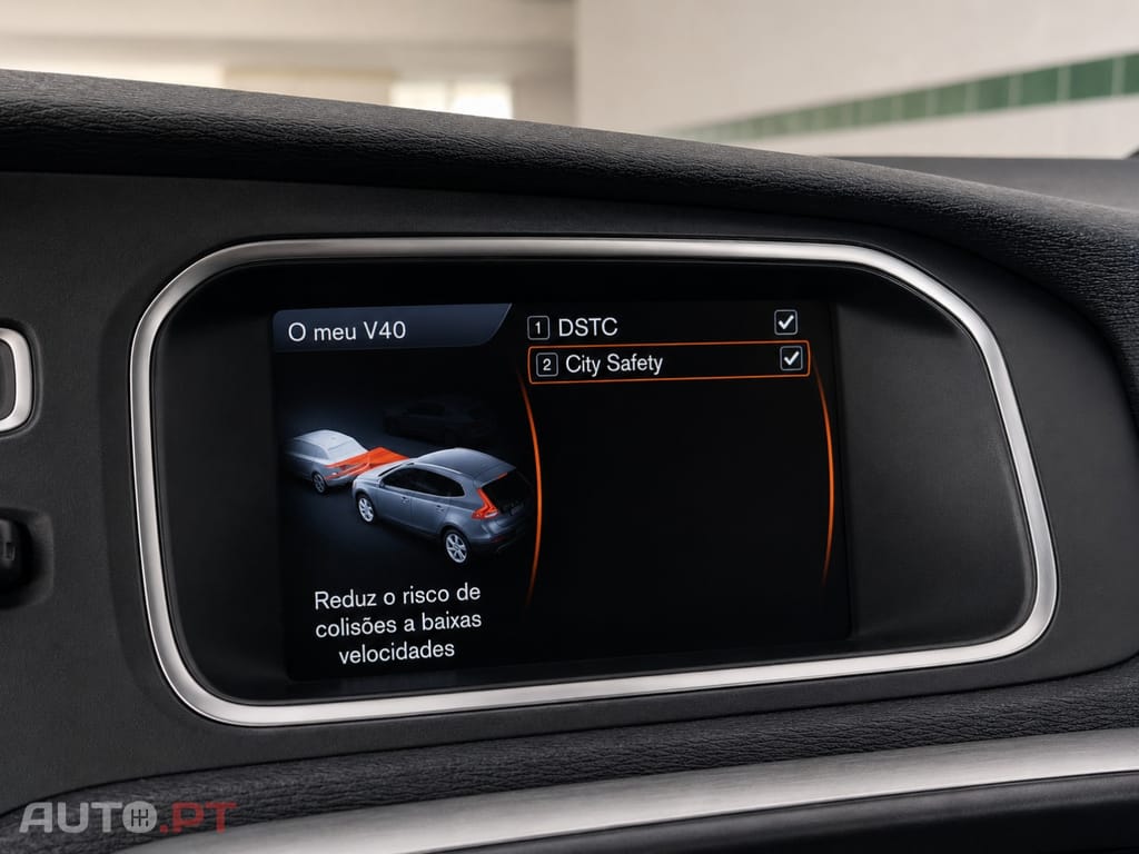 Volvo V40 Cross Country 1.6 D2 Momentum