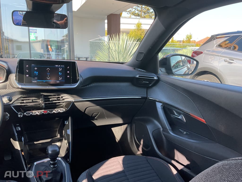 Peugeot 2008 1.2 PureTech Active Pack