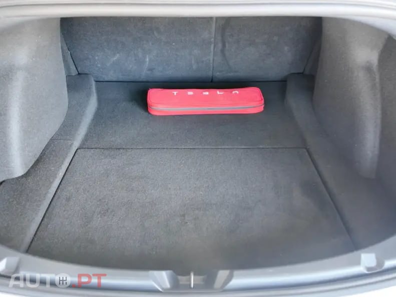 Tesla Model 3 Standard Range Plus RWD