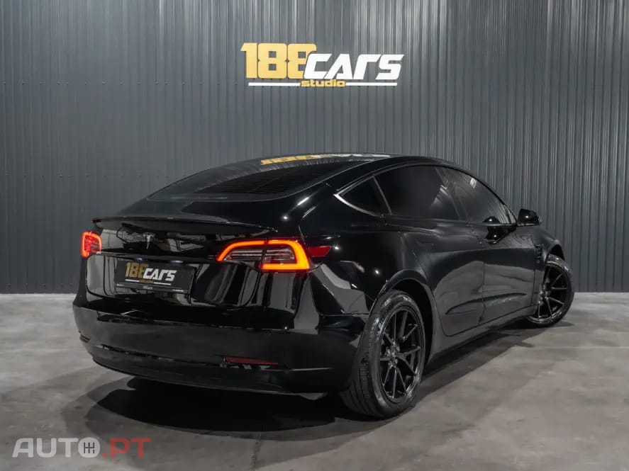 Tesla Model 3 Standard Range Plus RWD