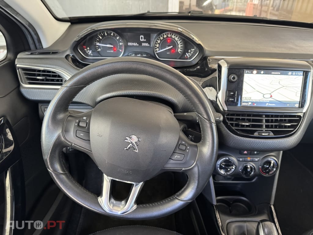Peugeot 2008 1.2 PureTech Style — fotografia 13