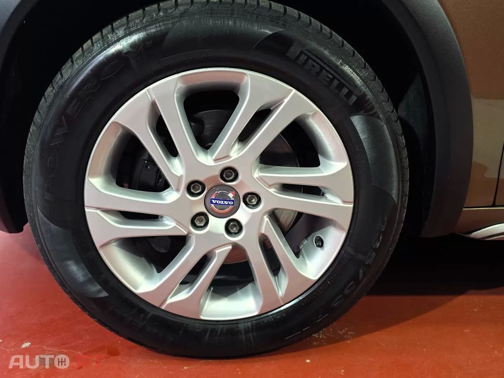 Volvo V60 Cross Country 2.0 D3 Momentum