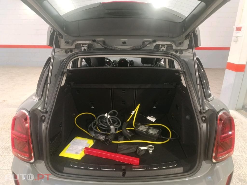 MINI Countryman Cooper SE Premium Essential Auto