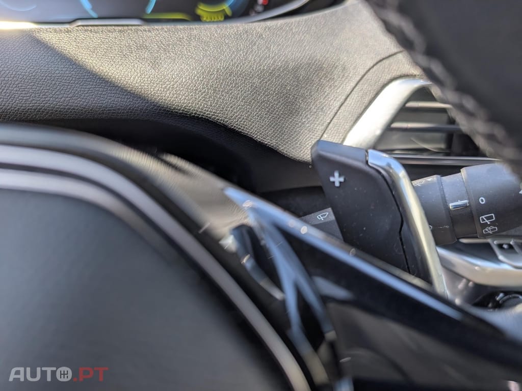 Peugeot 3008 1.6 Hybrid Allure Pack e-EAT8