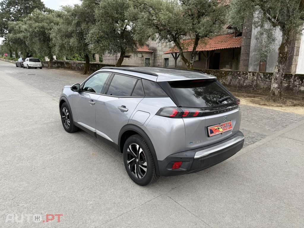 Peugeot E-2008 50 kWh Allure