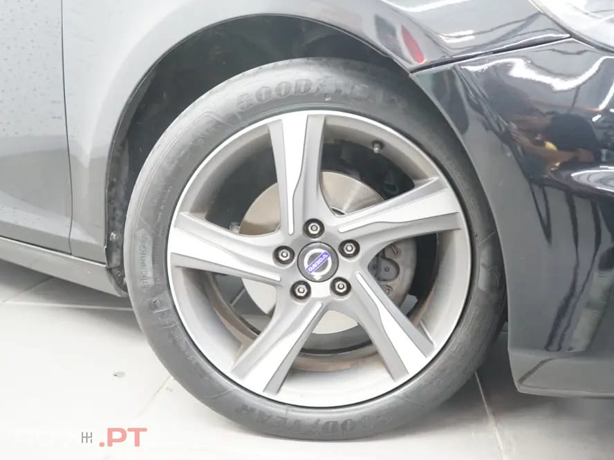 Volvo V40 1.6 D2 R-Design Momentum