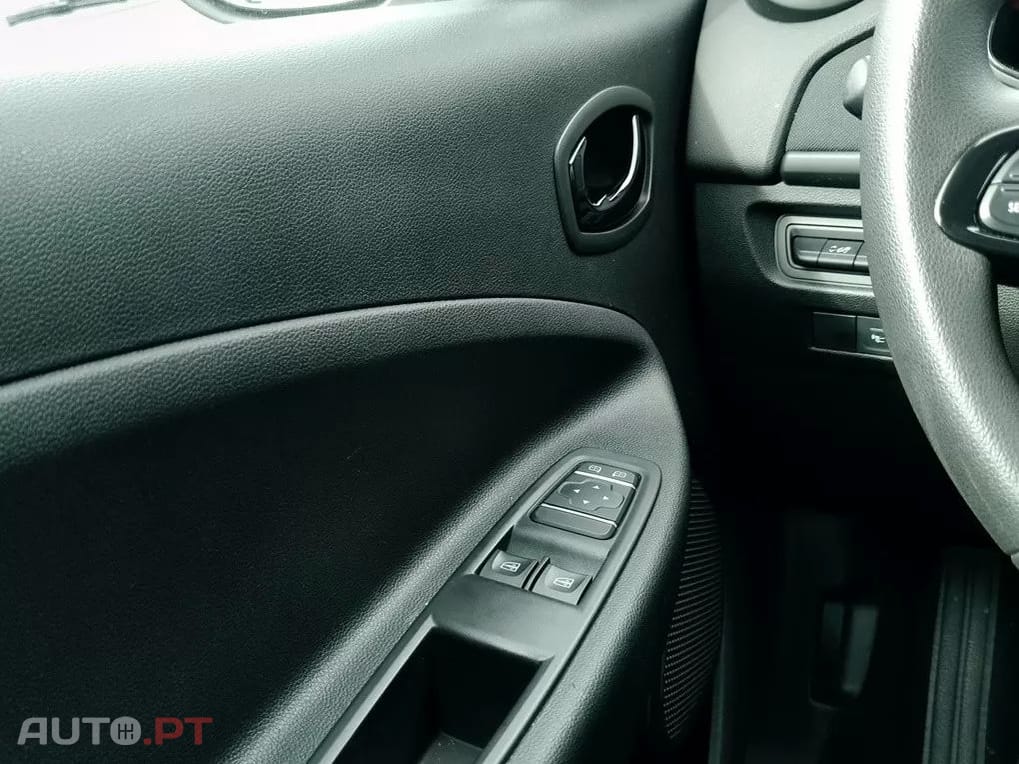 Renault Zoe (c/ Bateria) EV 50 110hp Equilibre — fotografia 11