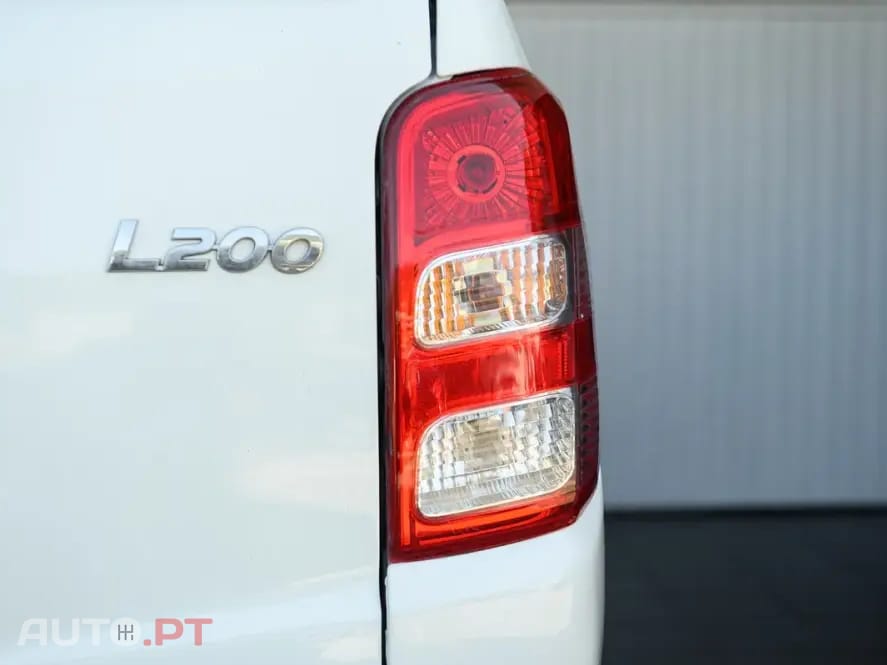 Mitsubishi L200 2.4 DI-D CD Invite Space Cab 3L 4WD