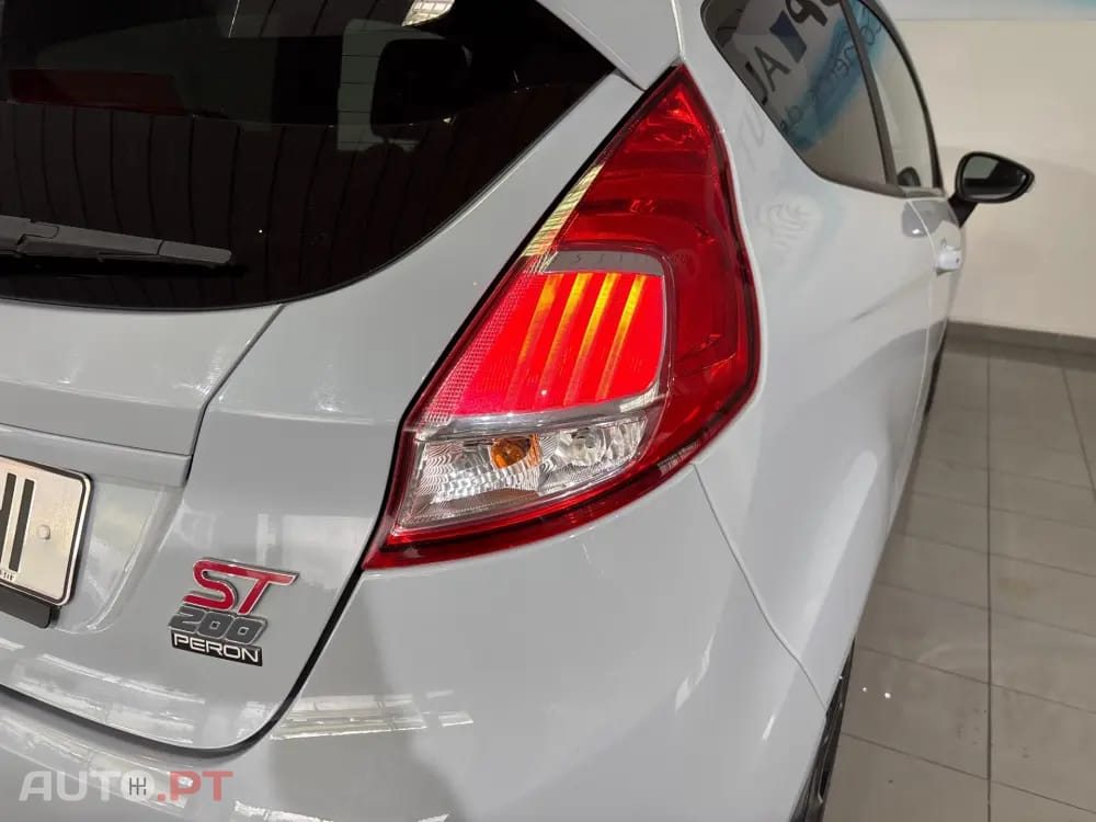 Ford Fiesta 1.6 EcoBoost ST200