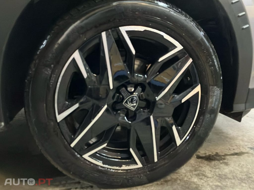 Peugeot 3008 1.2 Hybrid Allure e-DCS6