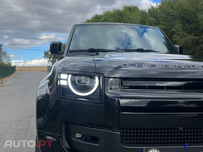 Land Rover Defender 2.0 P300e 110 AWD X-Dynamic SE
