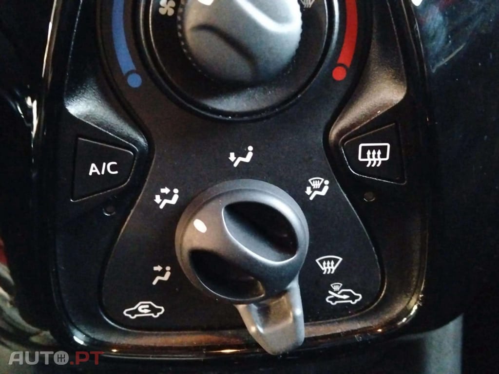 Toyota Aygo 1.0 VVti Exclusive Red