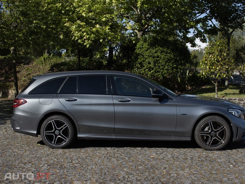 Mercedes-Benz C 300 e AMG Line