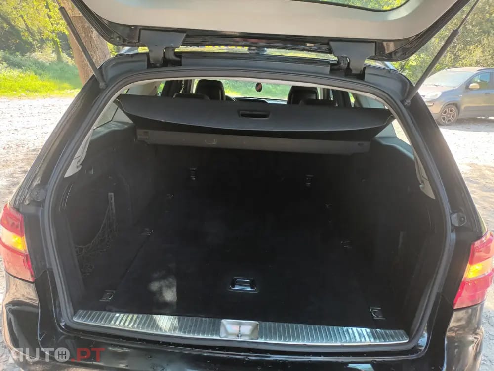 Mercedes-Benz E 200 BlueTEC Avantgarde Auto