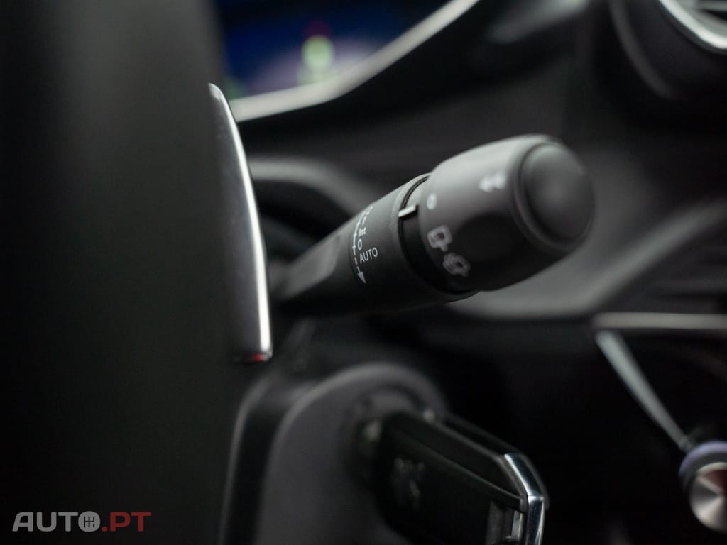 Peugeot 2008 1.5 BlueHDi Allure Pack EAT8