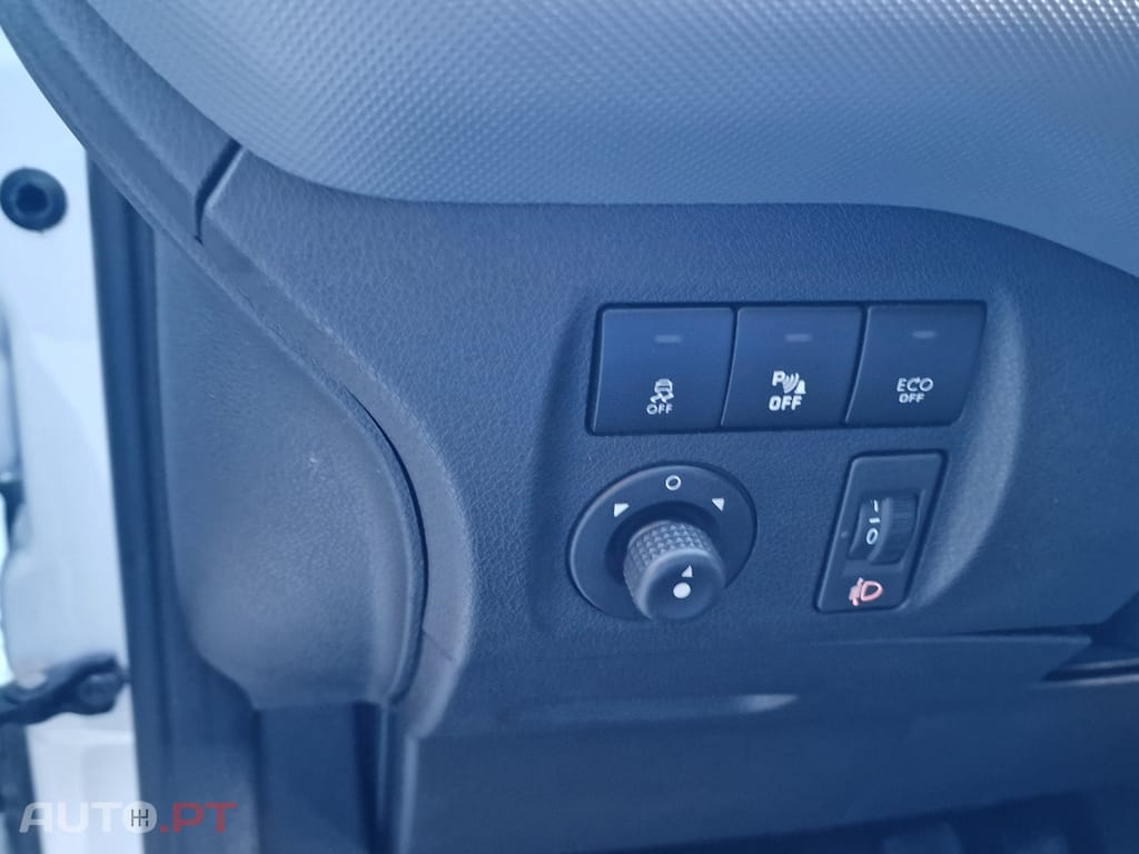 Peugeot Partner 1.6 HDI 3LUG GPS PREMIUIM (FULL EXTRAS)