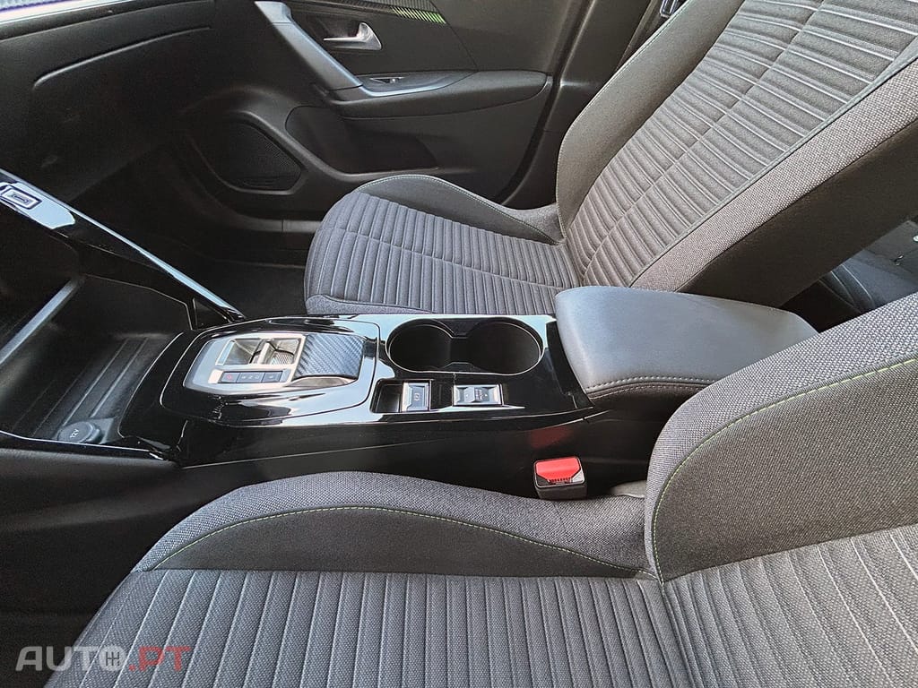 Peugeot E-2008 54 kWh Active