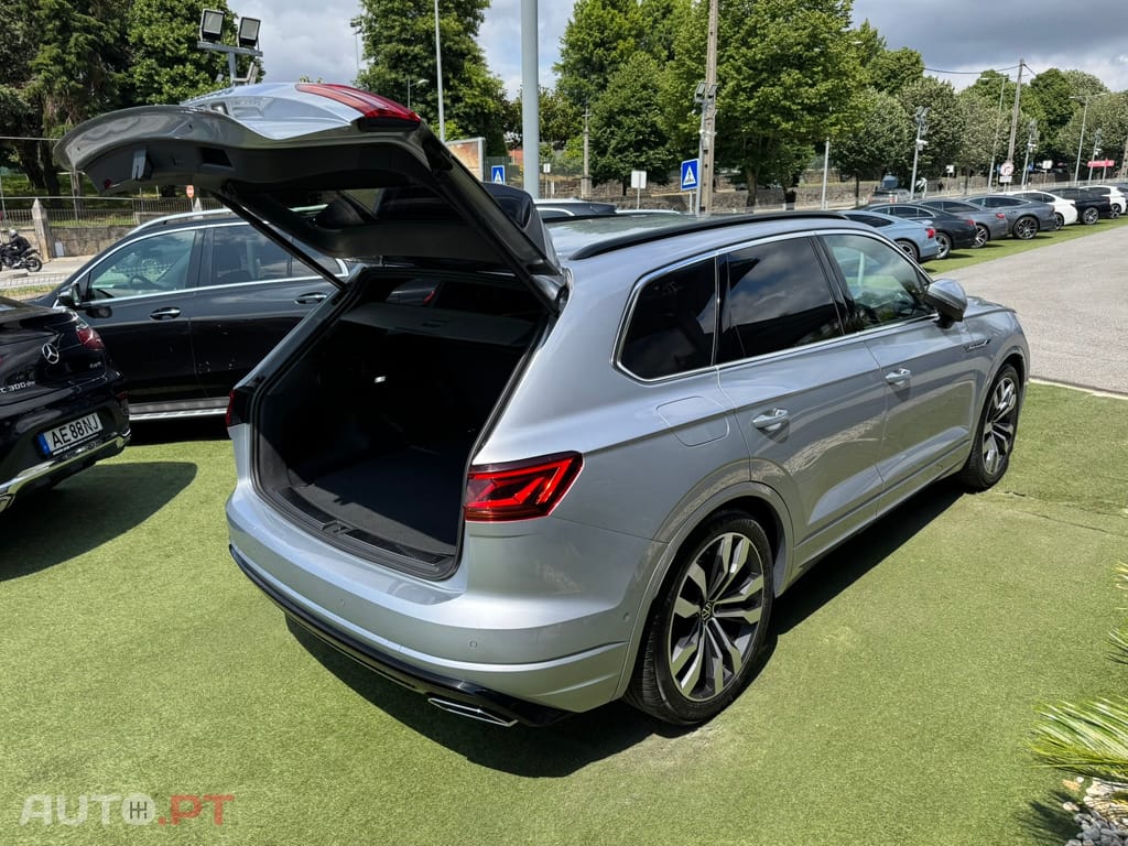 Volkswagen Touareg 3.0 TDI V6 R-Line