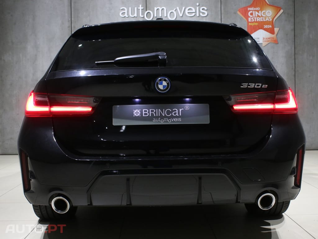 BMW 330 e Touring Pack Desportivo M Auto