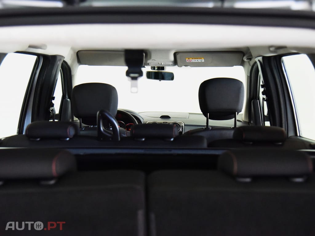 Dacia Lodgy 1.5 Blue dCi Stepway 7L