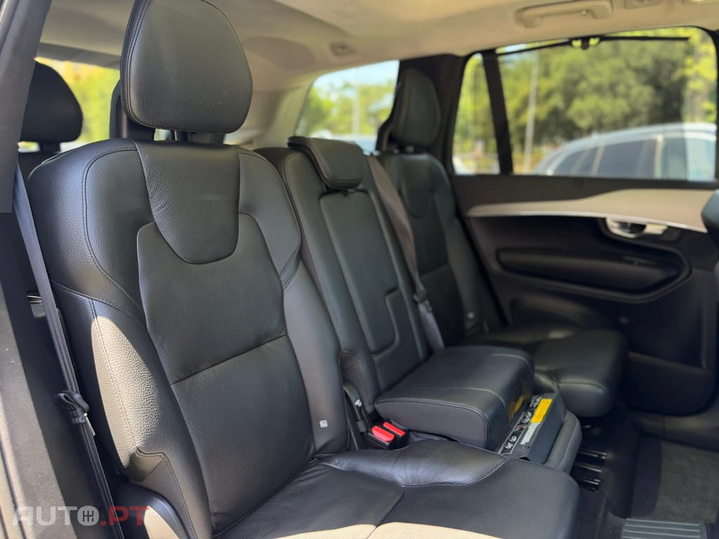 Volvo XC90 2.0 T8 PHEV Ultimate Dark AWD