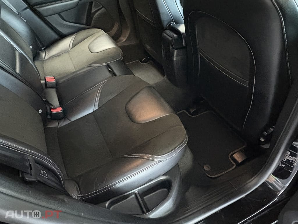 Volvo V40 2.0 D2 R-Design Momentum