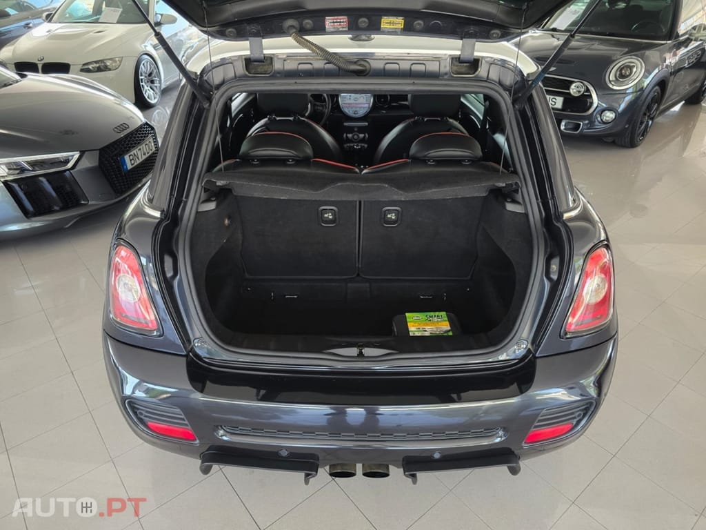 MINI Cooper John Cooper Works