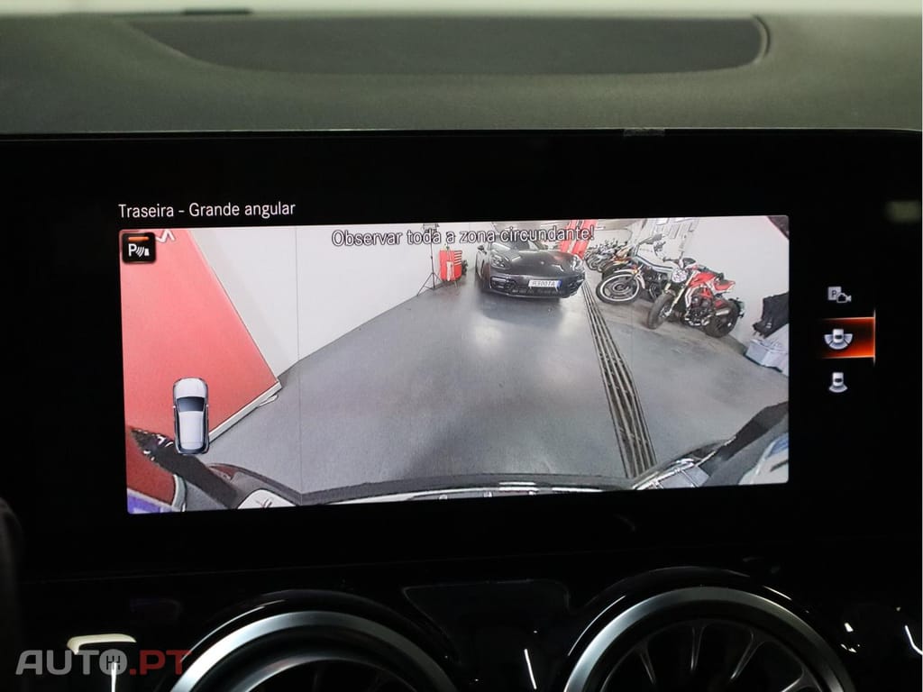 Mercedes-Benz GLA 250 e AMG LINE