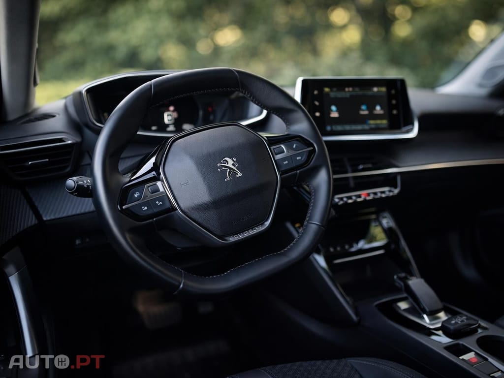 Peugeot E-2008 50 kWh Allure