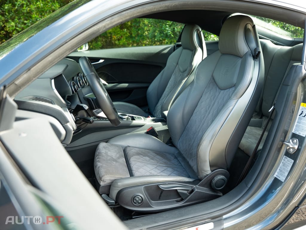 Audi TT 2.0 TFSI quattro S-line S tronic