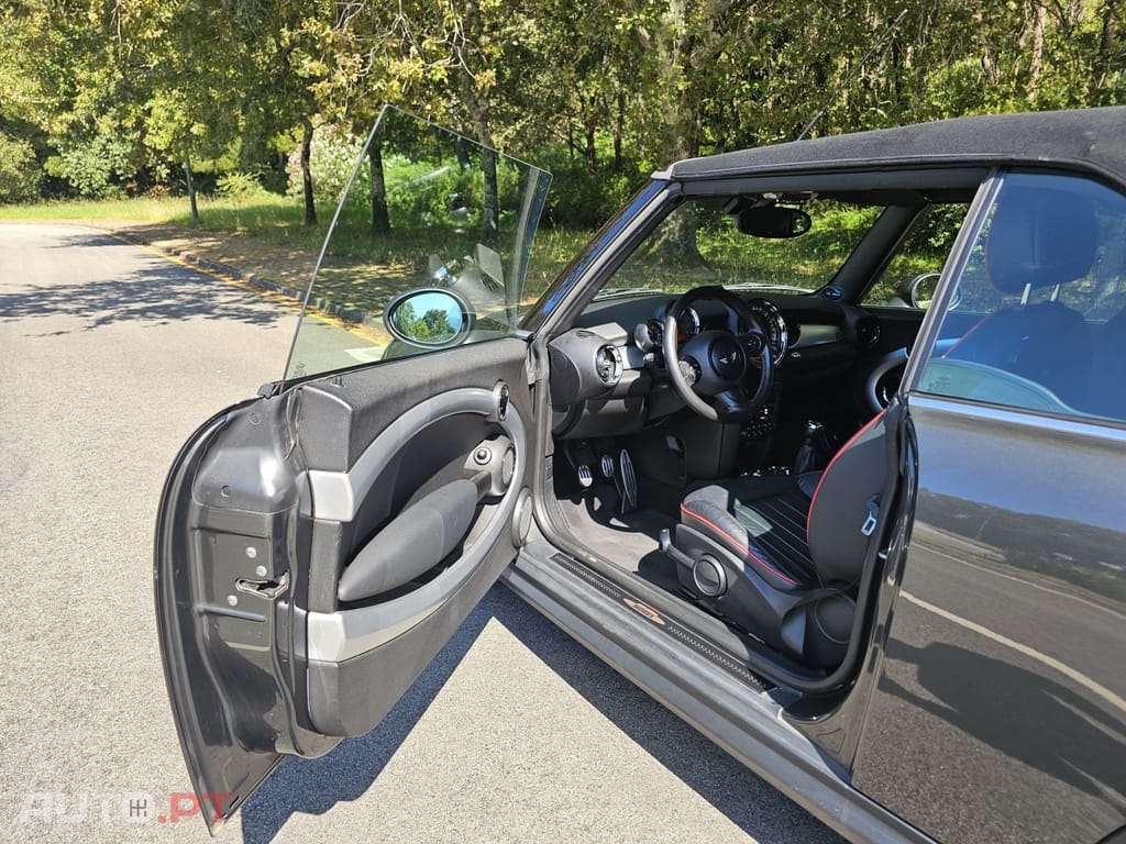 MINI Cabrio John Cooper Works