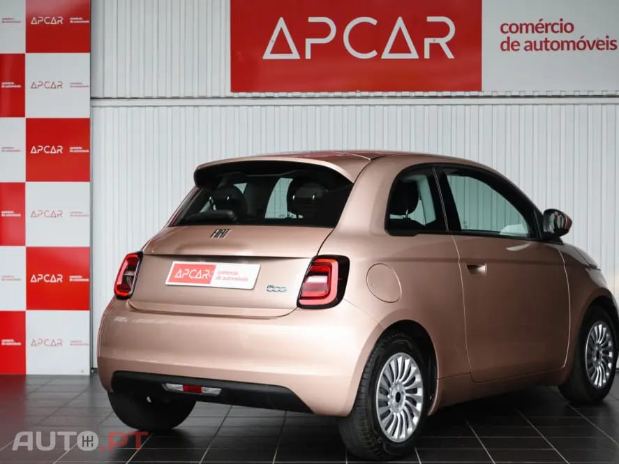Fiat 500e Action