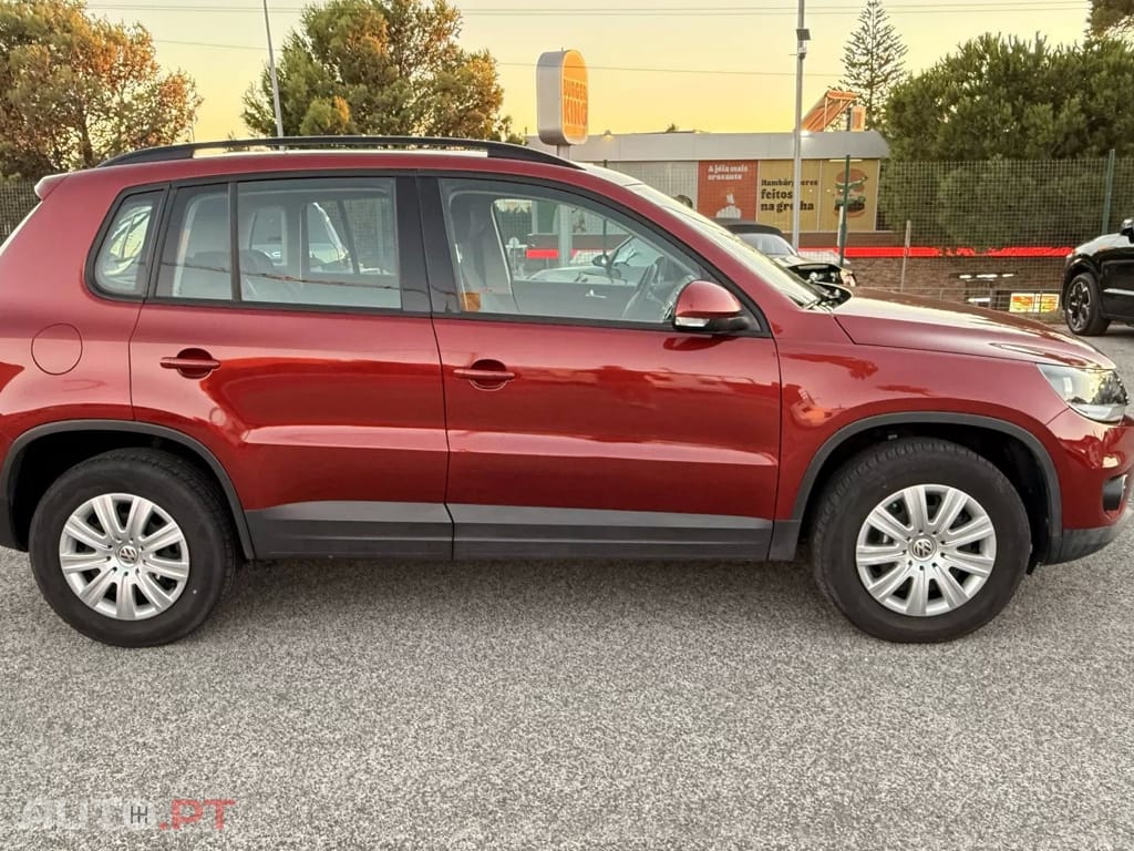 Volkswagen Tiguan 2.0 TSI 4Motion (BlueMotion ) DSG Comfortline — fotografia 21