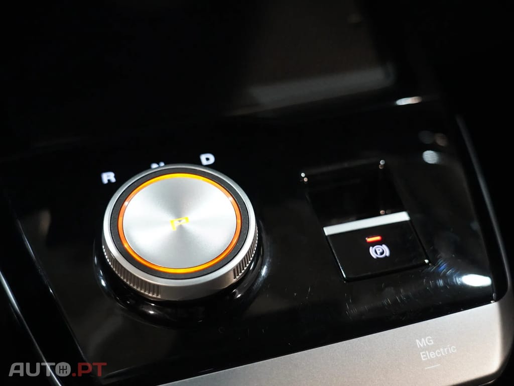 MG MG4 64 kWh Luxury