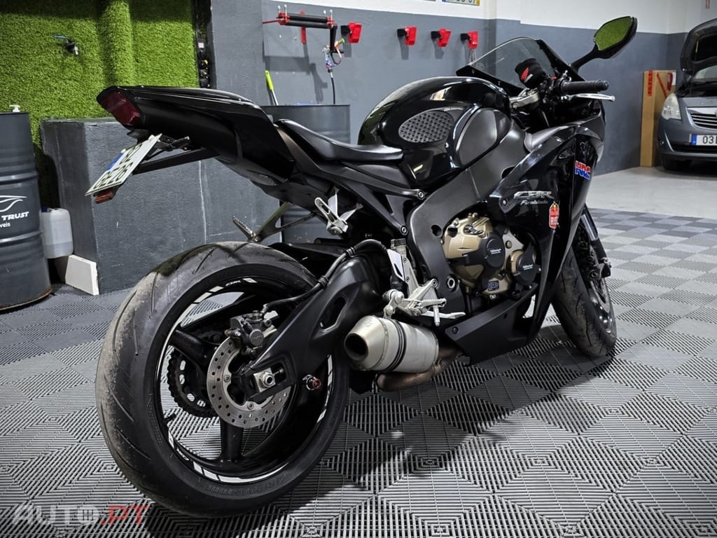 Honda CBR !000 RR Fireblade