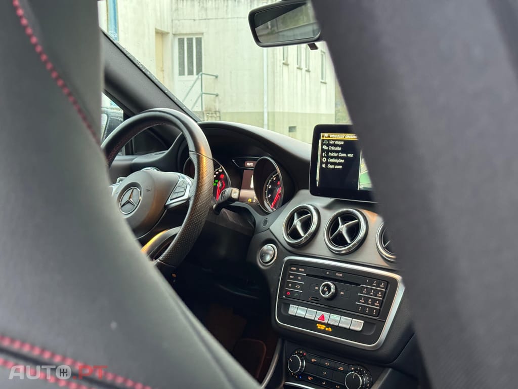 Mercedes-Benz CLA 180 7G-DCT AMG Line