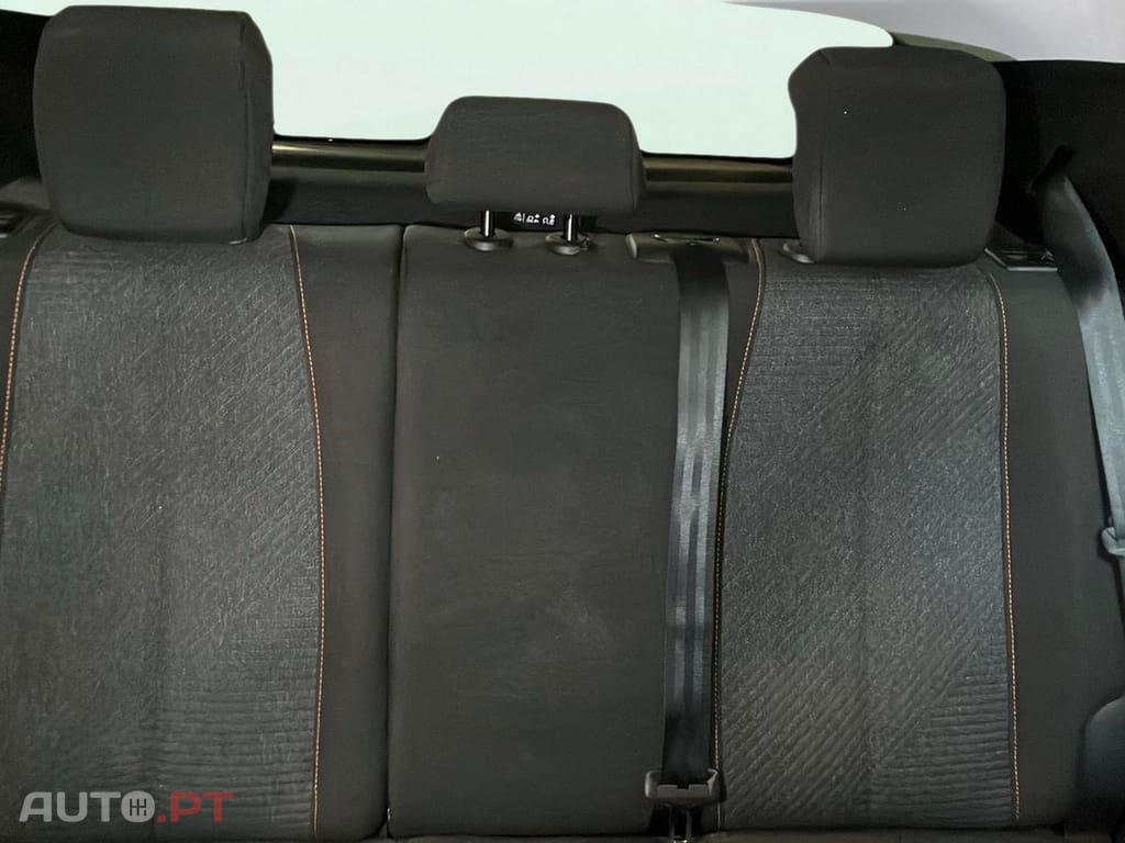 Peugeot 208 1.2 Hybrid Allure e-DCS6