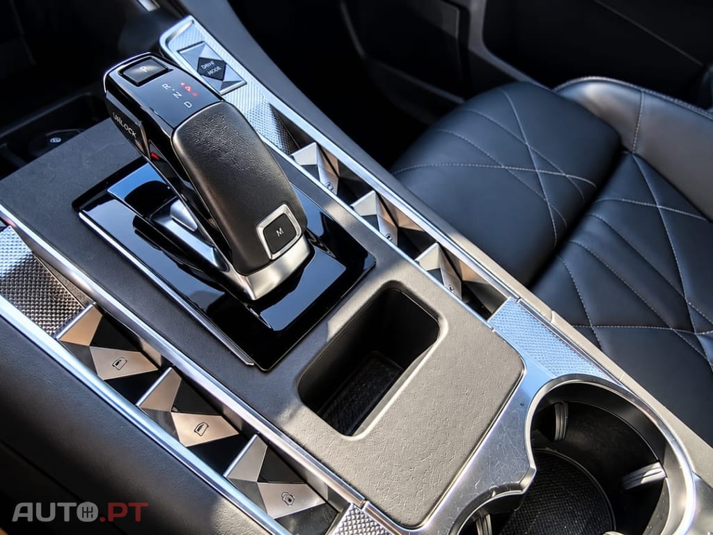 DS DS7 Crossback 2.0 BlueHDi La Première EAT8