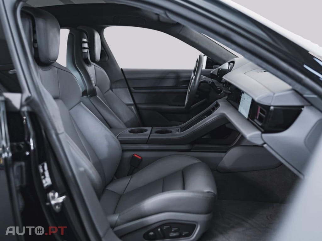 Porsche Taycan GTS 88 % I.V.A DEDUTIVEL 