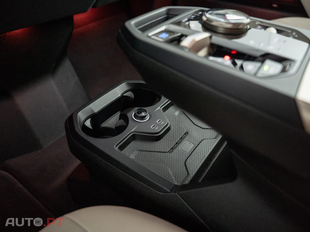 BMW iX xDrive 40