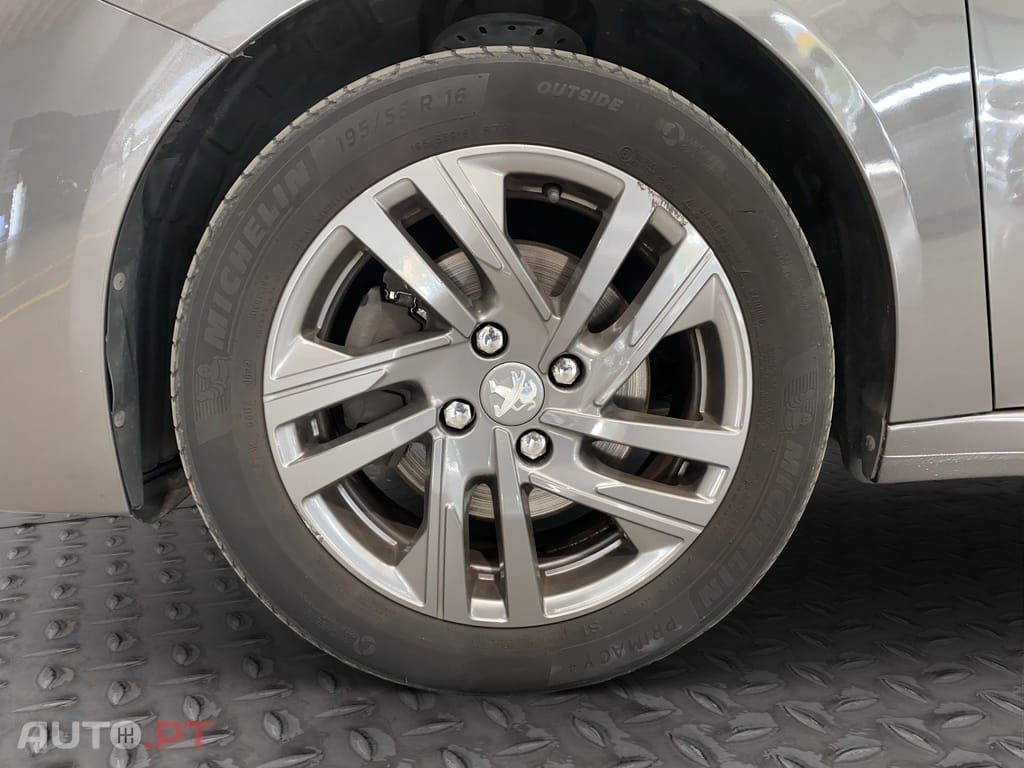 Peugeot 208 1.2 PureTech Active Pack