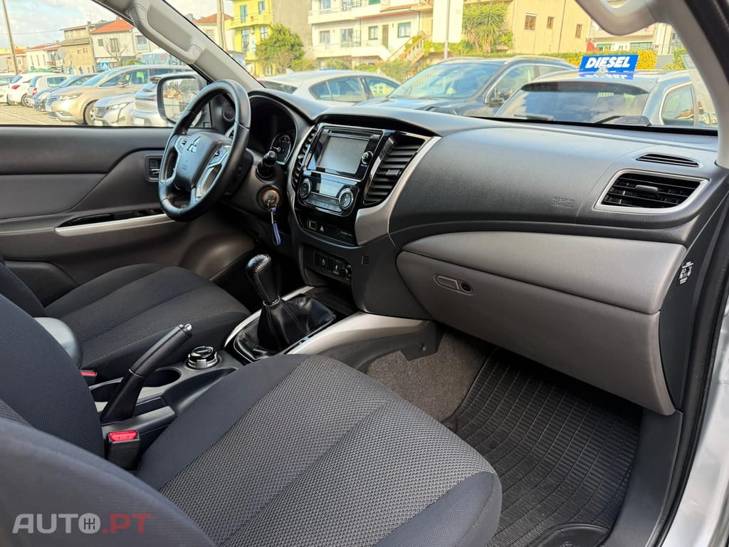 Mitsubishi L200 2.4 DI-D CD Sportbox Strakar 4WD