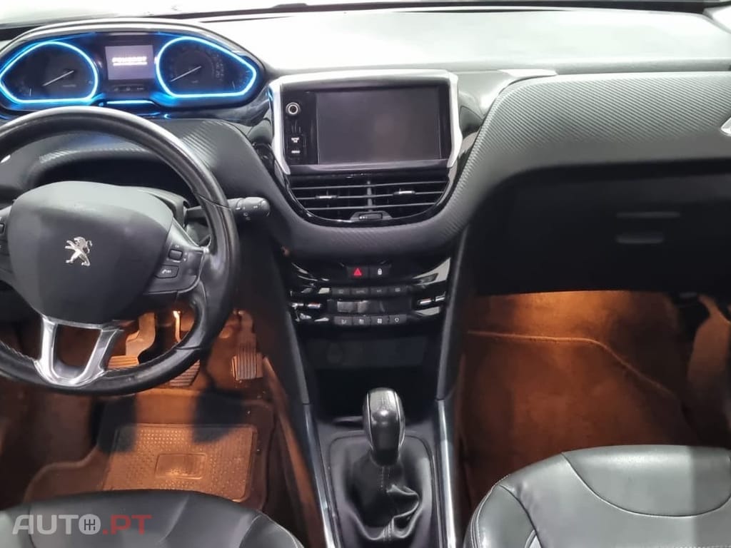 Peugeot 2008 1.6 e-HDi Allure