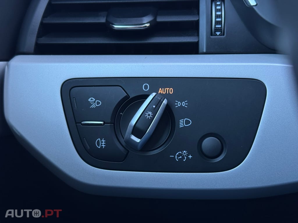 Audi A4 Avant 30 TDI Advanced S tronic