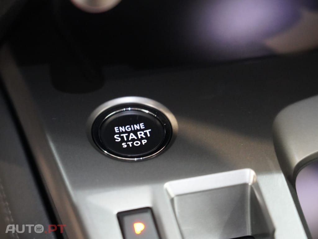 Peugeot 408 1.2 PureTech Allure EAT8