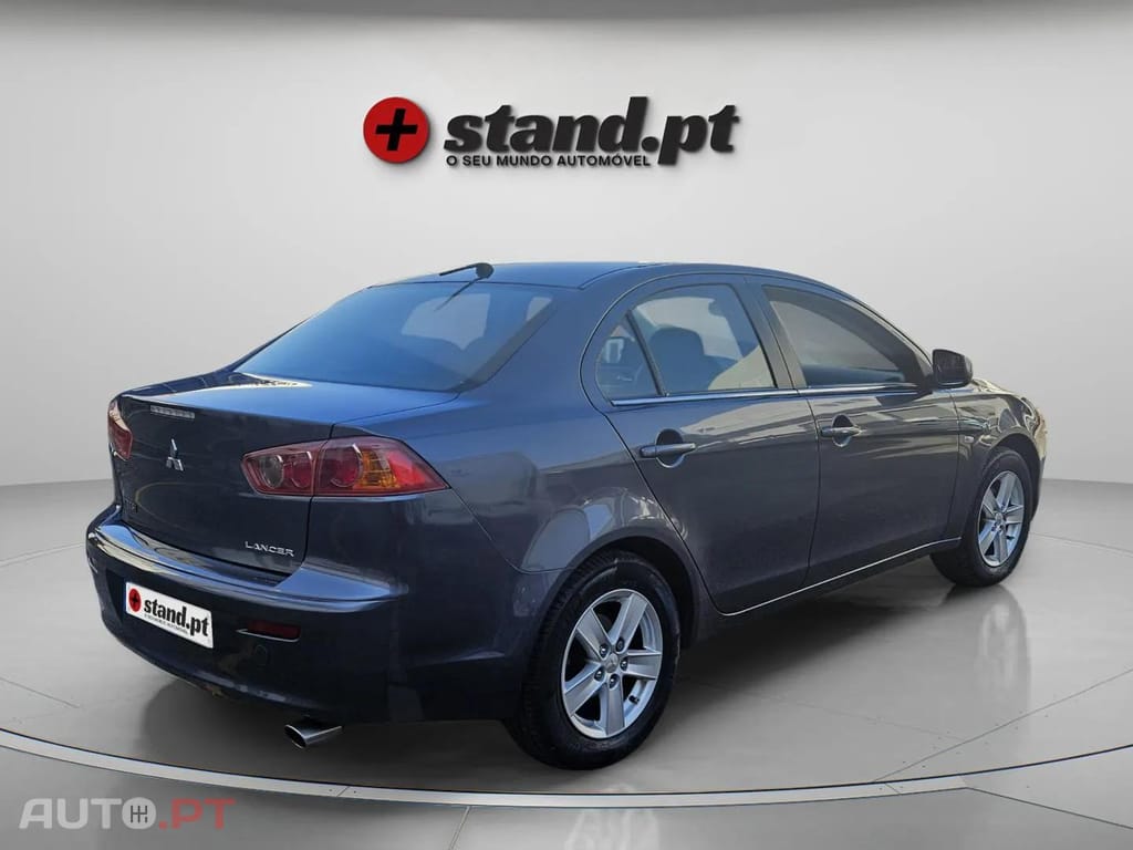 Mitsubishi Lancer 1.5 Invite